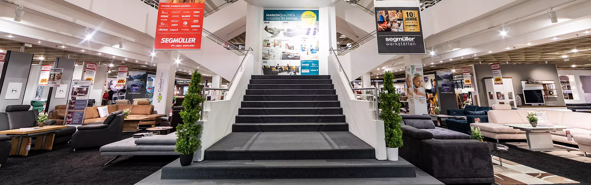 Treppe und Polstermöbel